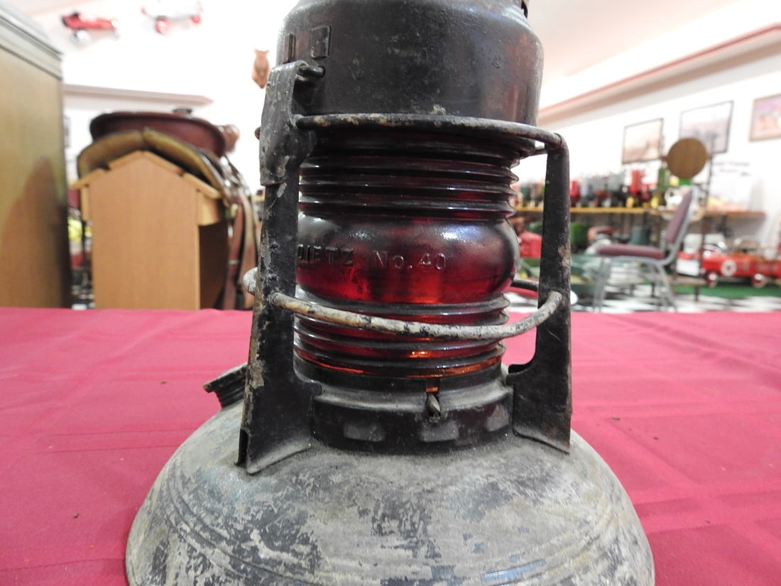 Dietz No. 40 Traffic Gard Lantern with Red Glass Lens - 4