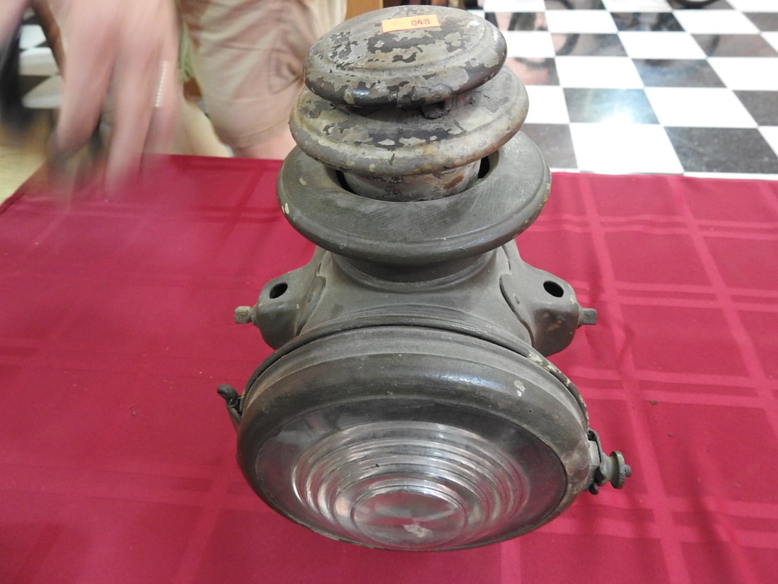 Dietz Early Automobile Headlamp (1 of 7)