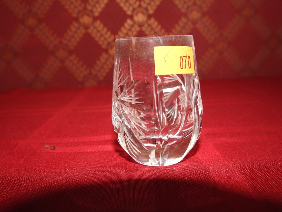 Cut Crystal Cordial / Shot Glass: Vintage cut crystal cordial or shot glass with oval/geometric cut decoration. Approx. 2 x 1.5 x 1.5 in. Unmarked unless otherwise noted; maker/pattern attribution is based on visible form, cuts and co