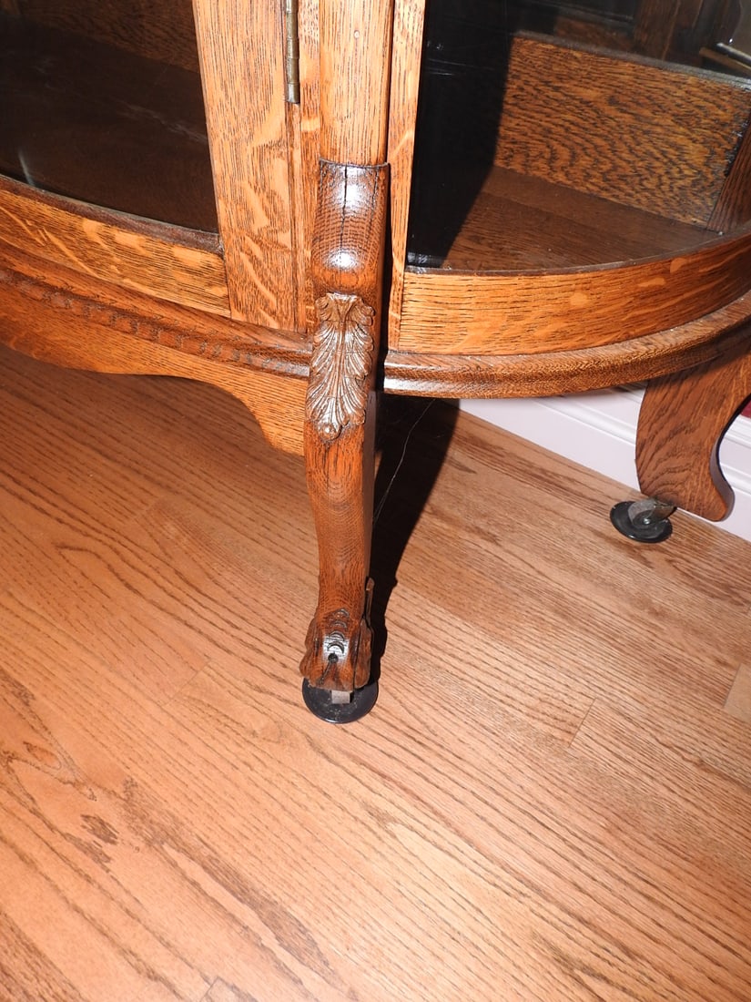 Oak Curved Glass Lighted Curio Cabinet - 2