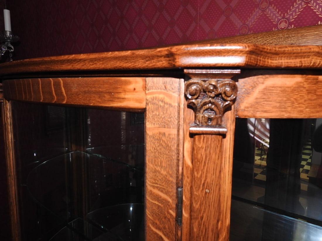 Oak Curved Glass Lighted Curio Cabinet - 5