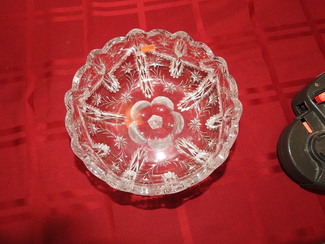 Floral Wheel-Etched Glass Console Bowl - 2