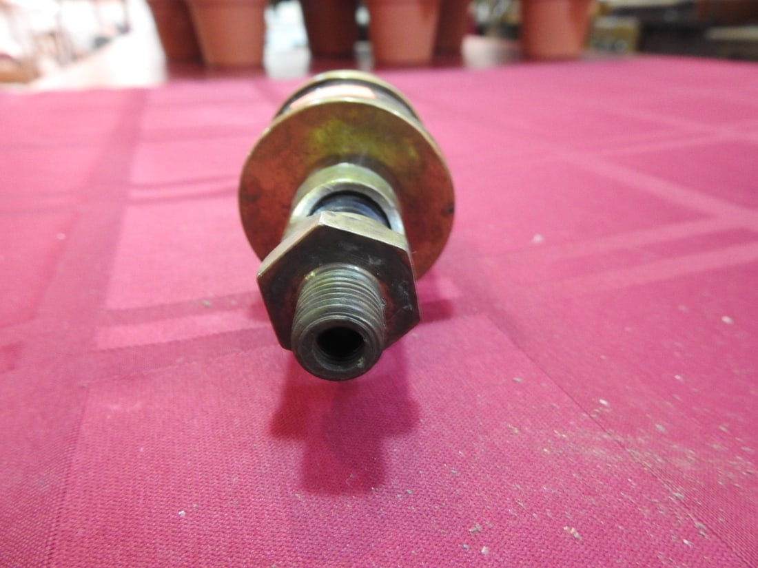 Essex Brass Co. Brass and Glass Cylinder Oiler - 2
