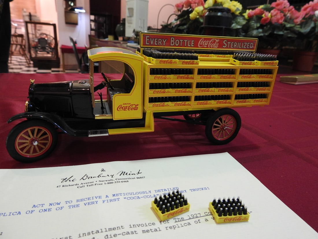Danbury Mint 1927 Coca-Cola Delivery Truck Replica - 7