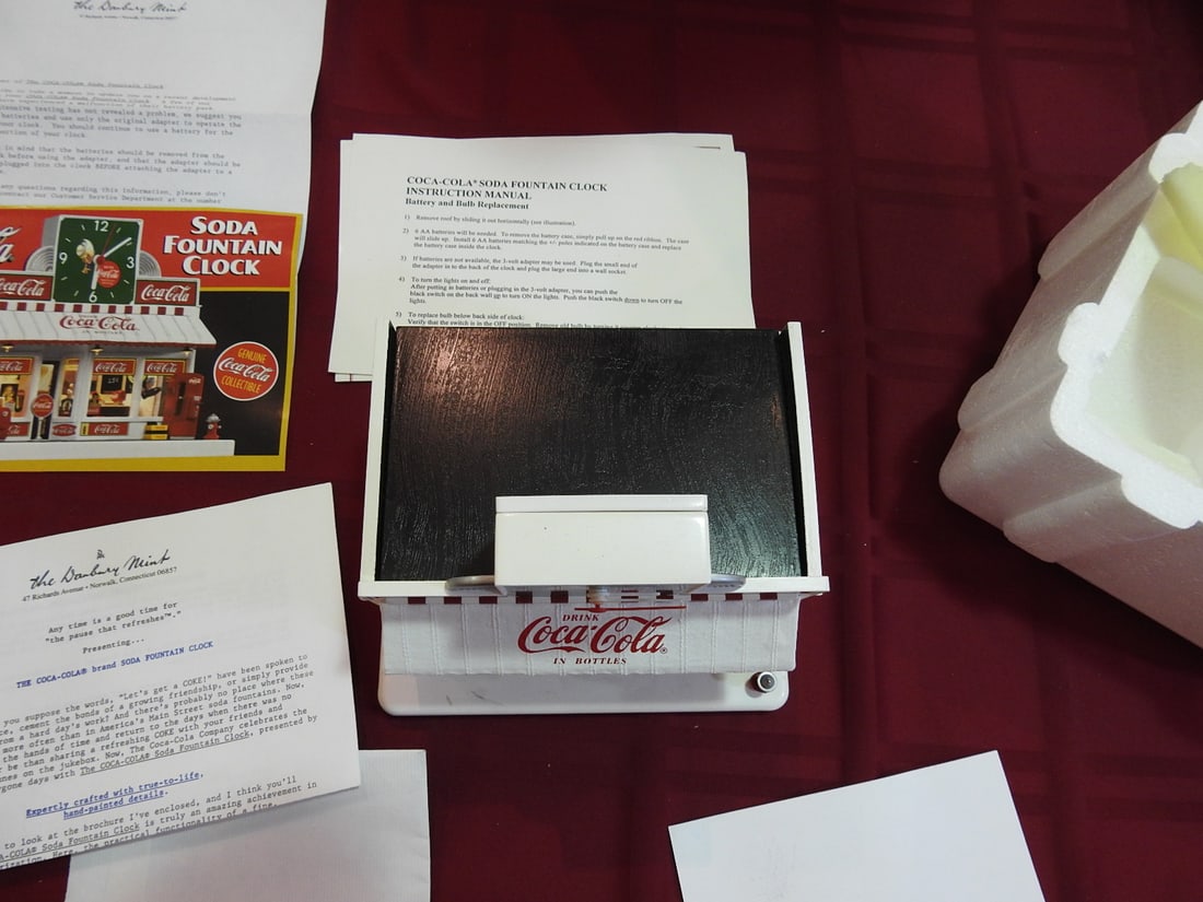 Coca-Cola Soda Fountain Clock Collectible - 3