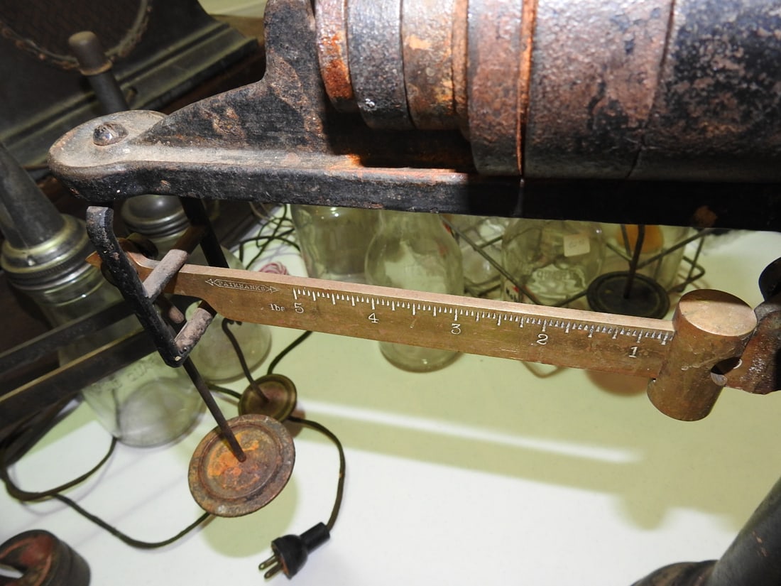 Fairbanks Counter Scale with Pan - 8