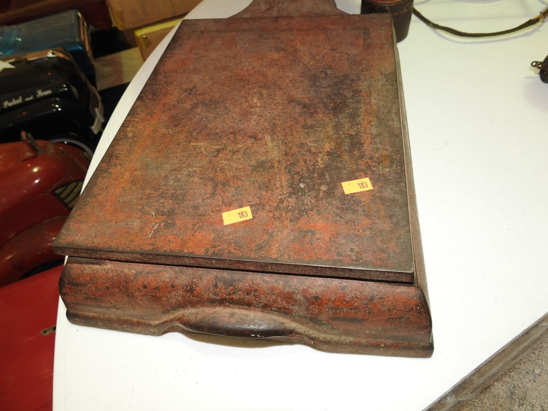 American Cutlery Counter Scale with Pan - 2