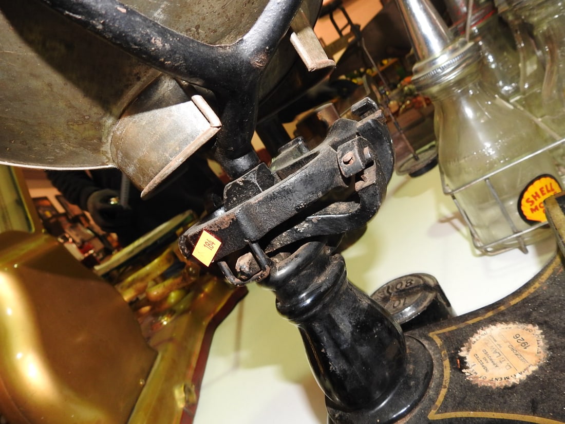 Fairbanks Counter Scale with Pan - 2
