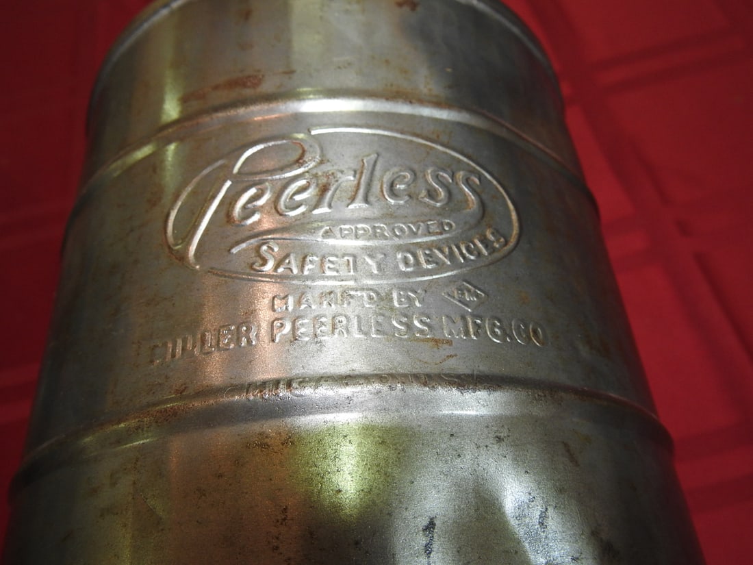 Peerless Metal Fuel Can, Chicago - 3
