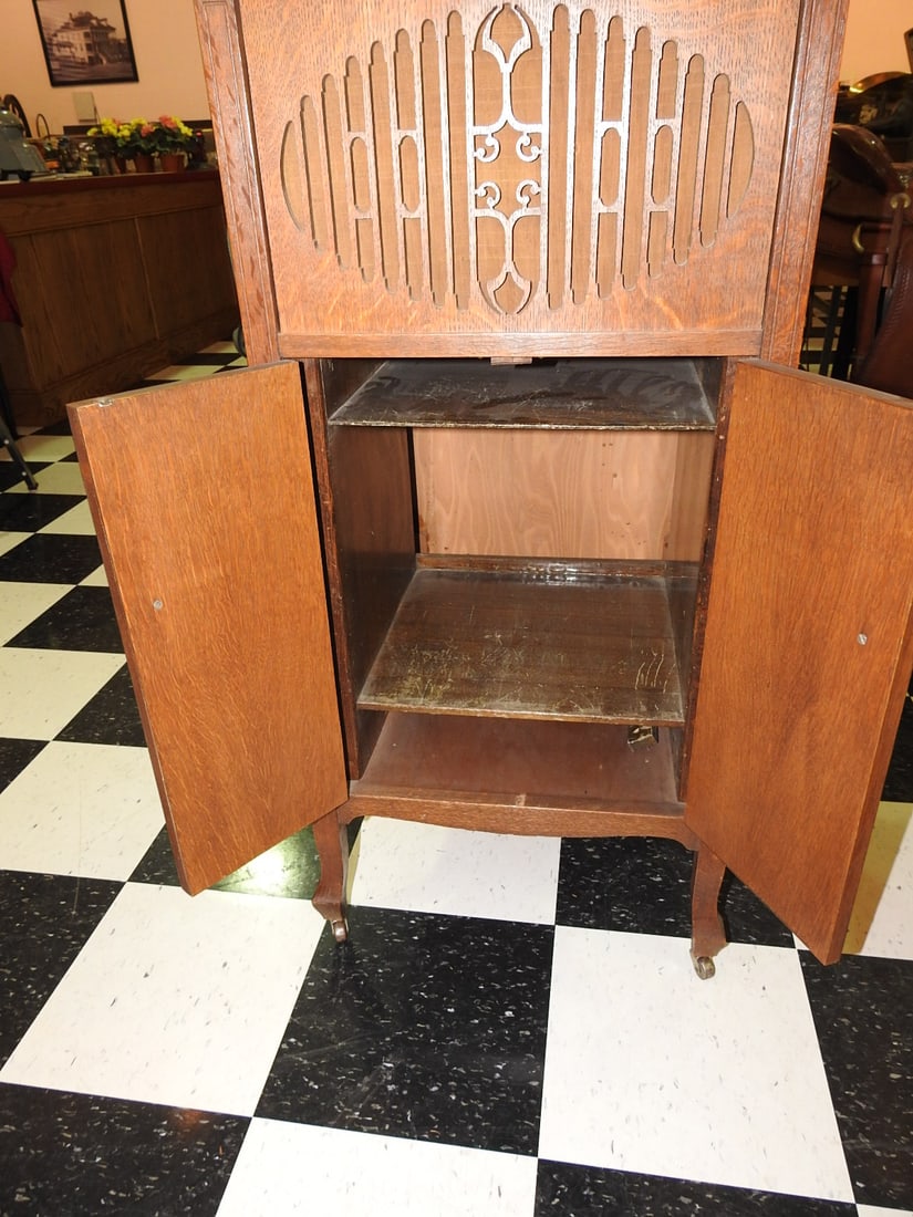 Antique Brunswick Cabinet Phonograph - 8
