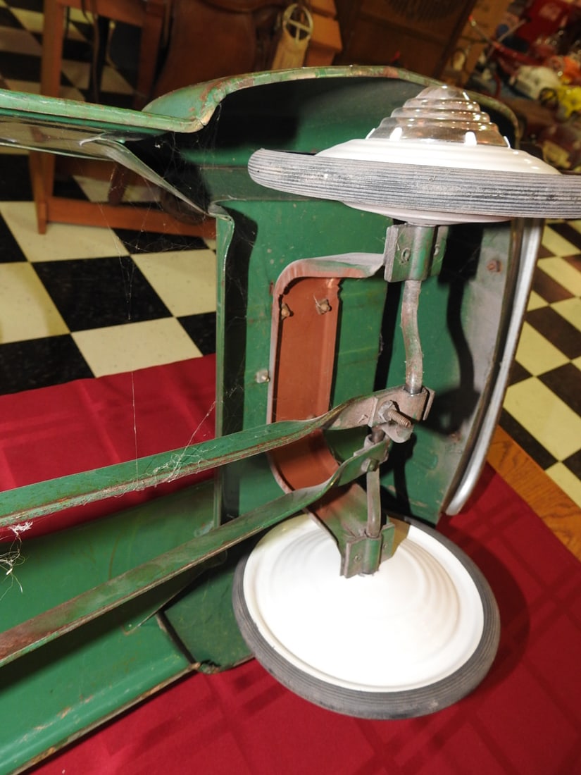 1941 Murray Chrysler Pedal Car, Original Green - 16