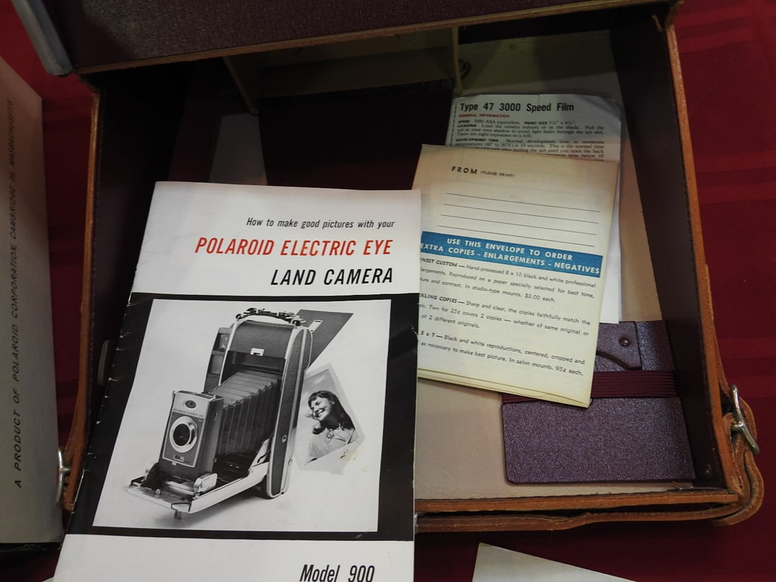 Polaroid Model 900 Electric Eye Land Camera Kit - 5