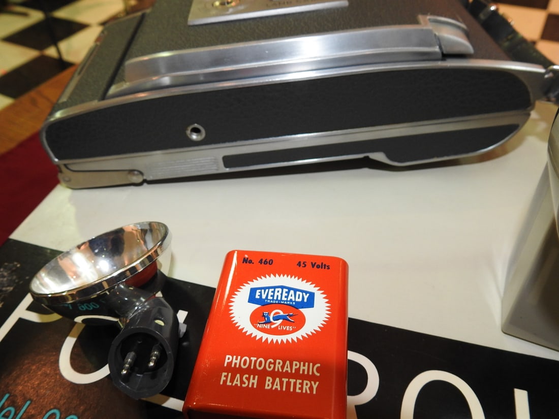 Polaroid Model 900 Electric Eye Land Camera Kit - 7