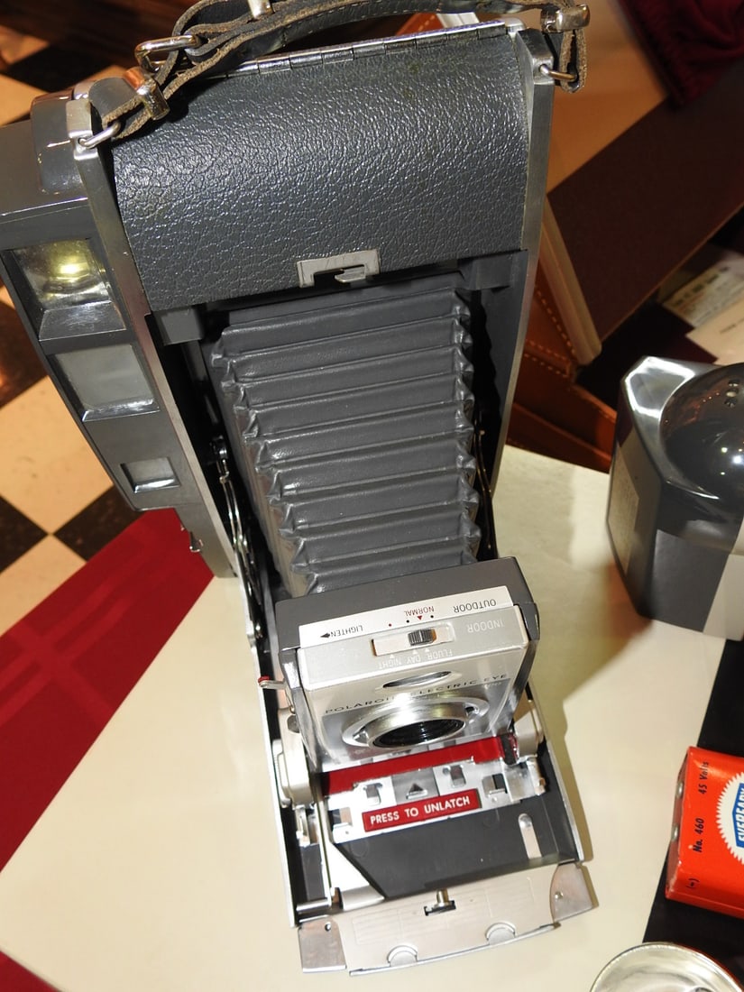 Polaroid Model 900 Electric Eye Land Camera Kit - 8