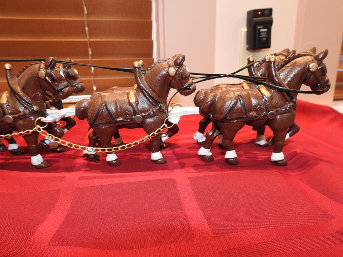 Budweiser Clydesdale Eight-Horse Hitch Wagon - 2