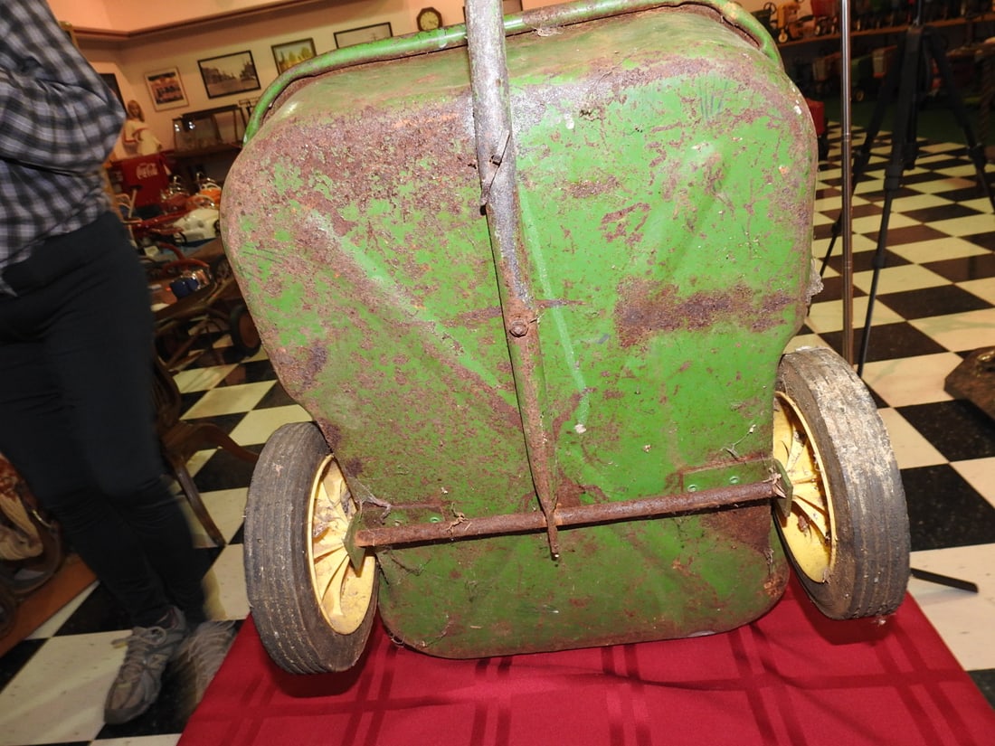 Vintage John Deere Metal Trailer - 5