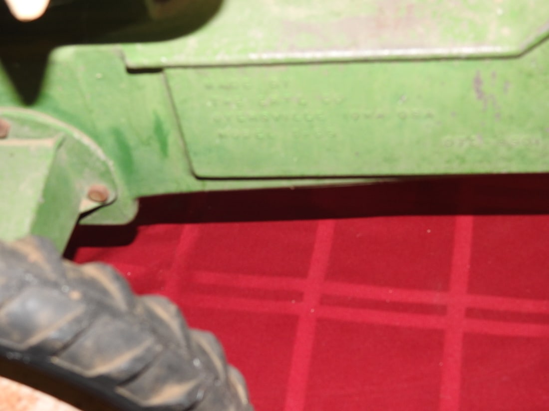 ERTL John Deere Model No. 20 Pedal Tractor - 3