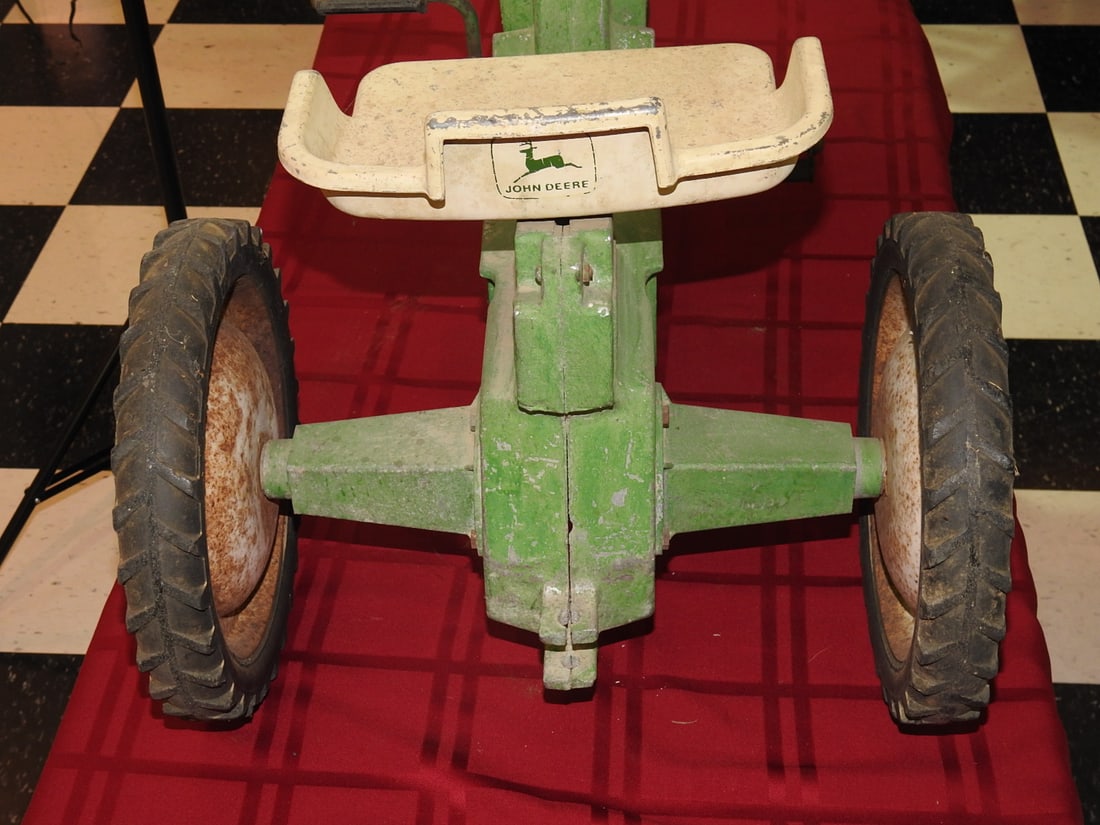 ERTL John Deere Model No. 20 Pedal Tractor - 5