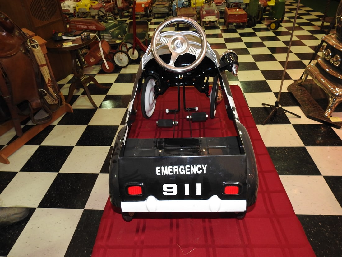 Burns Novelty Glide Ride Highway Patrol Pedal Car - 9