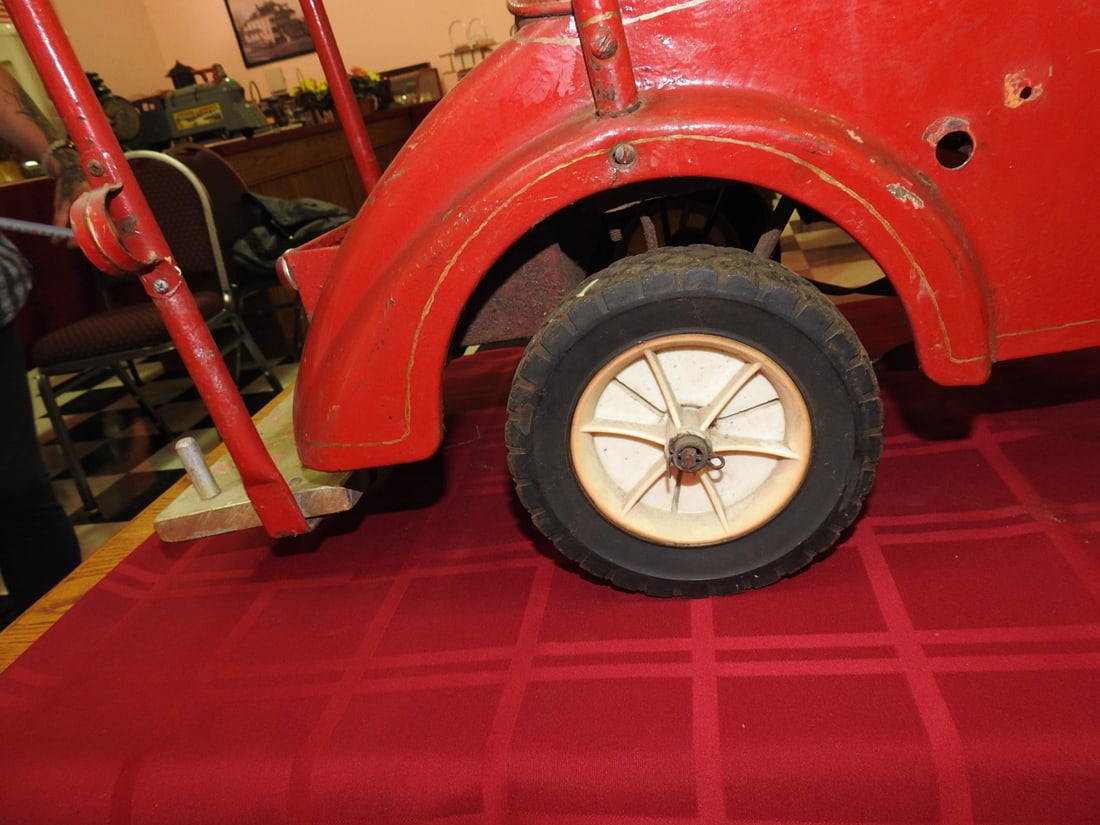 Gendron Skippy Fire Engine No. 1 Pedal Car - 5