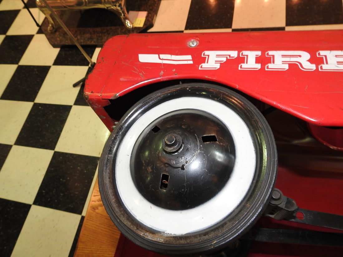 Western Flyer Fire Chief Pedal Car - 11