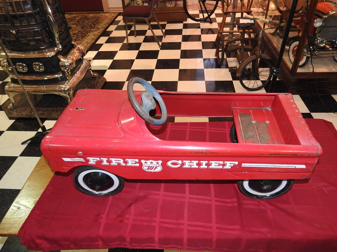 Western Flyer Fire Chief Pedal Car (1 of 11)