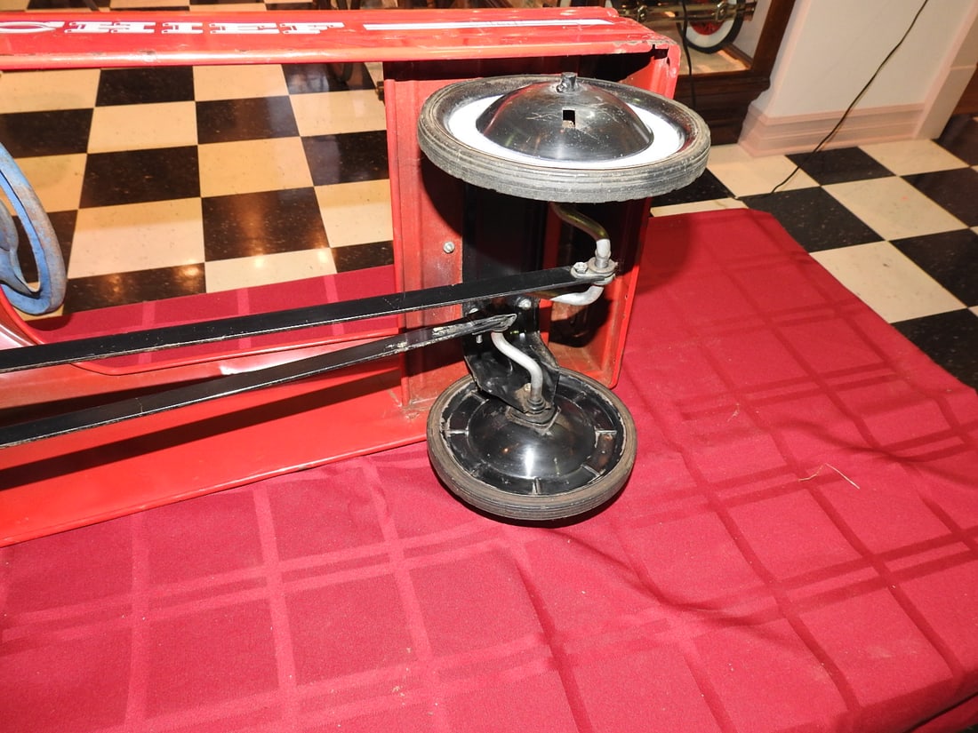 Western Flyer Fire Chief Pedal Car - 8
