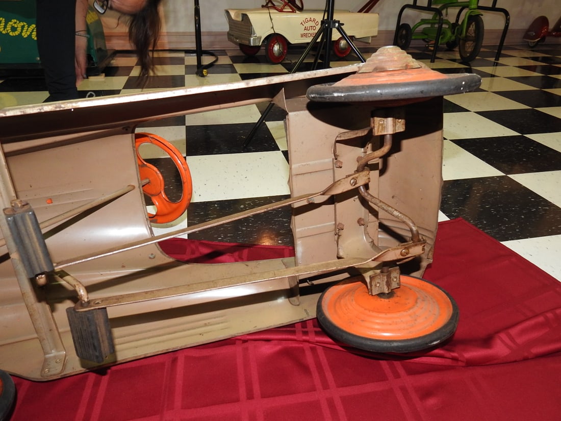 Murray Vintage Pedal Car - 7