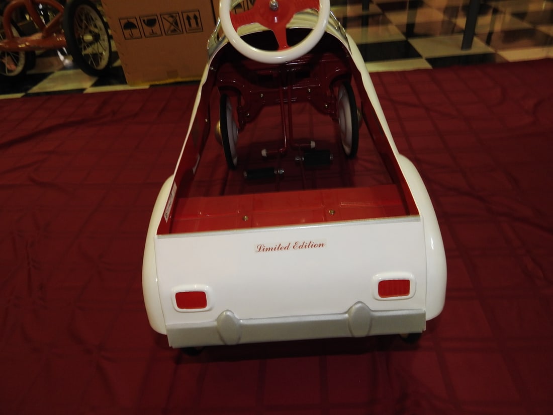 Burns Novelty Limited Edition Glide Ride Pedal Car - 4