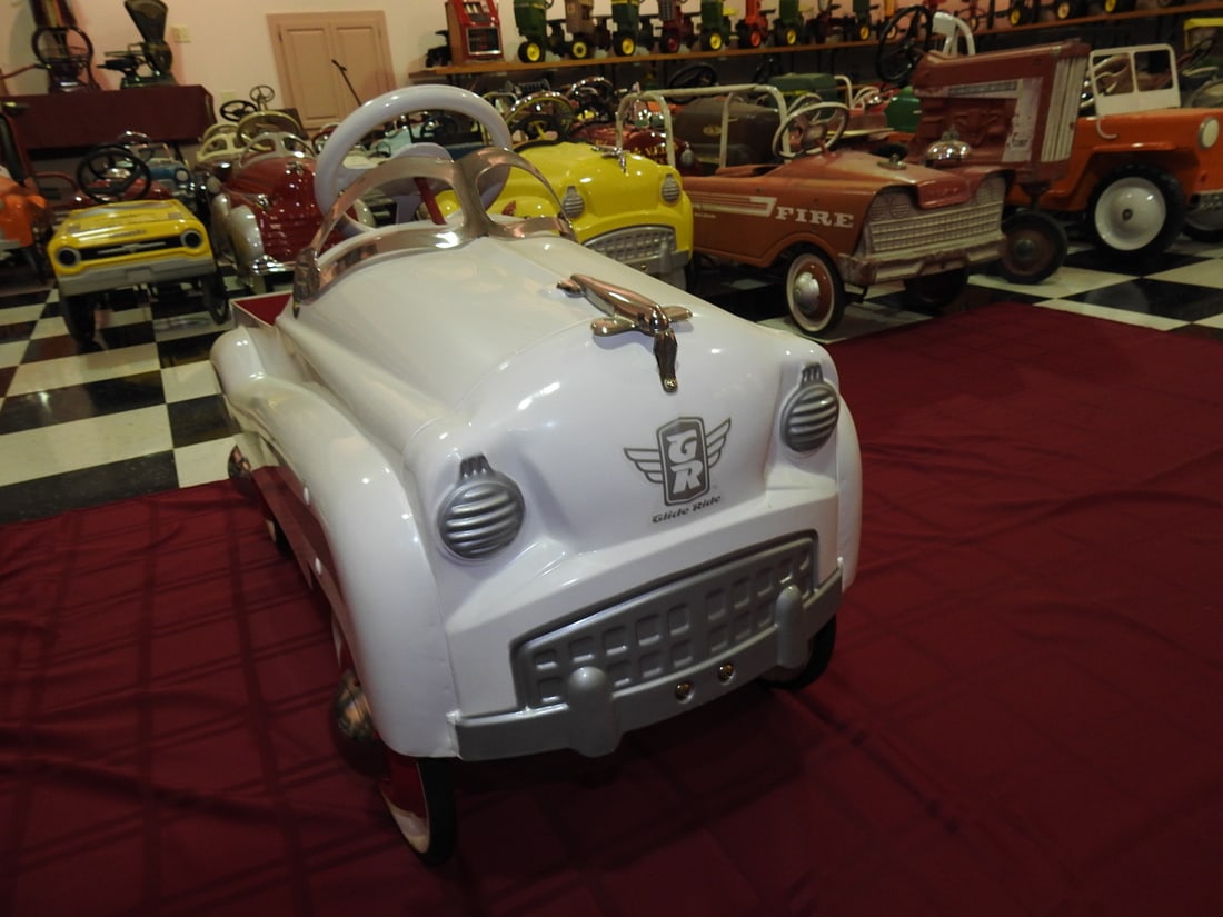 Burns Novelty Limited Edition Glide Ride Pedal Car - 6