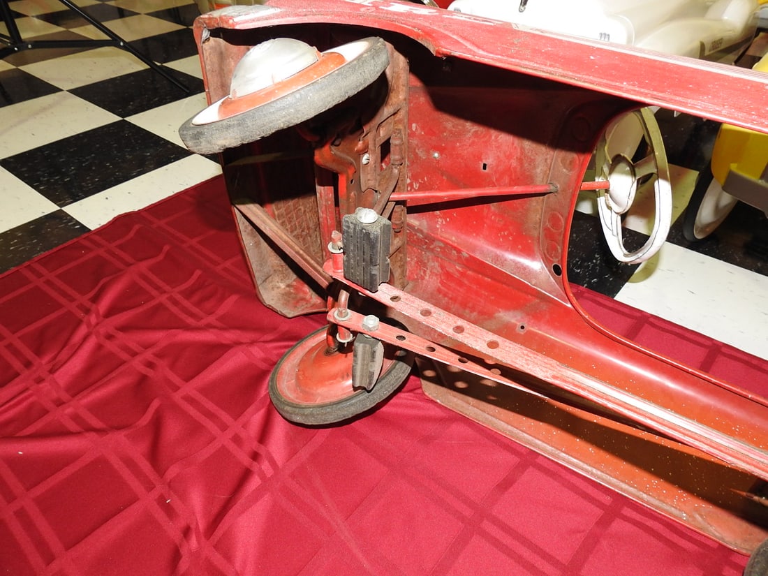 Full Ball Bearing Fire Pedal Car - 7