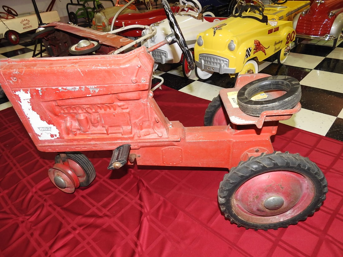 1963 International Harvester Farmall 806 Pedal Tractor - 2