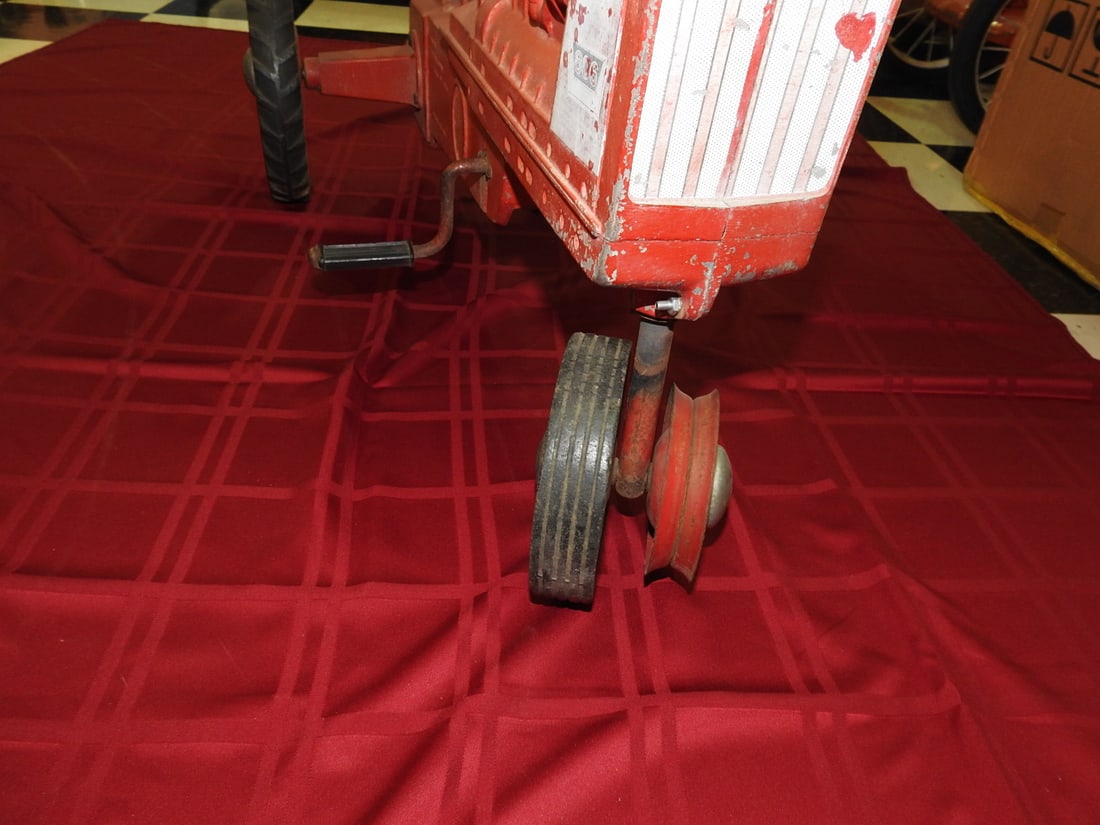 1963 International Harvester Farmall 806 Pedal Tractor - 4