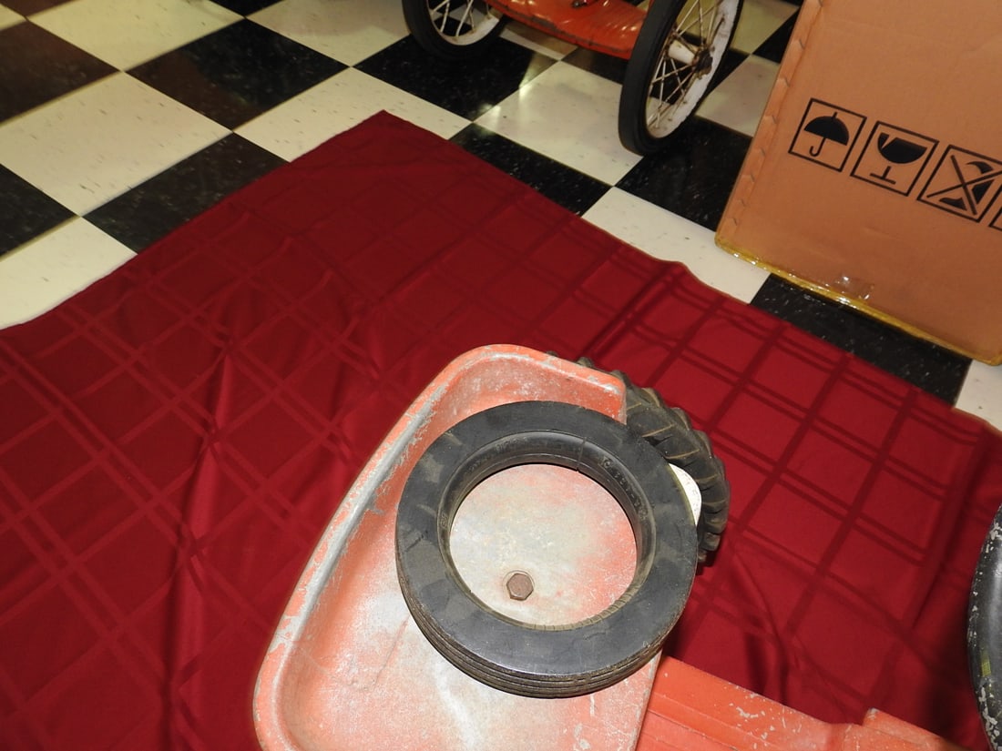 1963 International Harvester Farmall 806 Pedal Tractor - 5