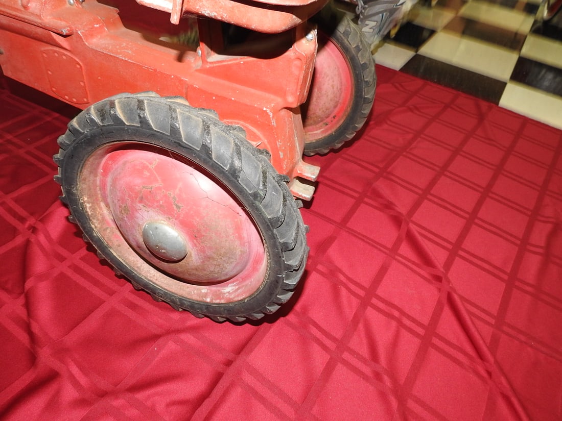 1963 International Harvester Farmall 806 Pedal Tractor - 7