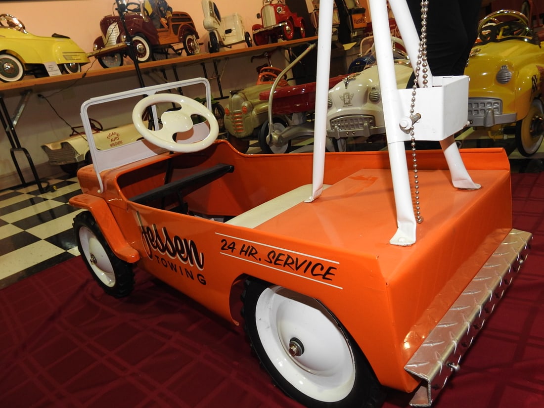 Jessen Towing Wrecker Pedal Truck - 3