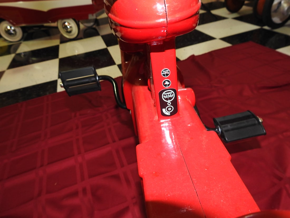 Vintage Farmall Tractor and Trailer Pedal Set - 8