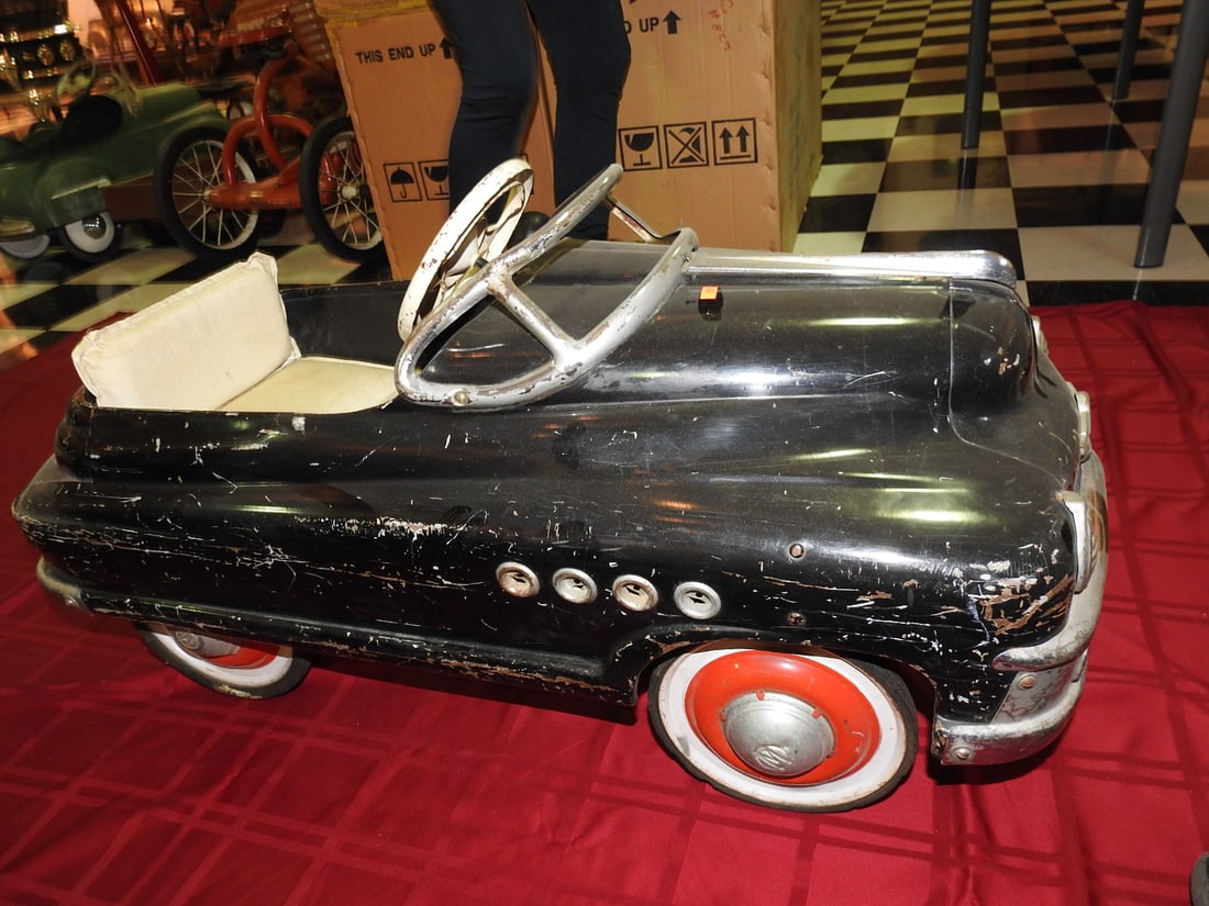 1950s Murray Buick Torpedo Pedal Car - 3