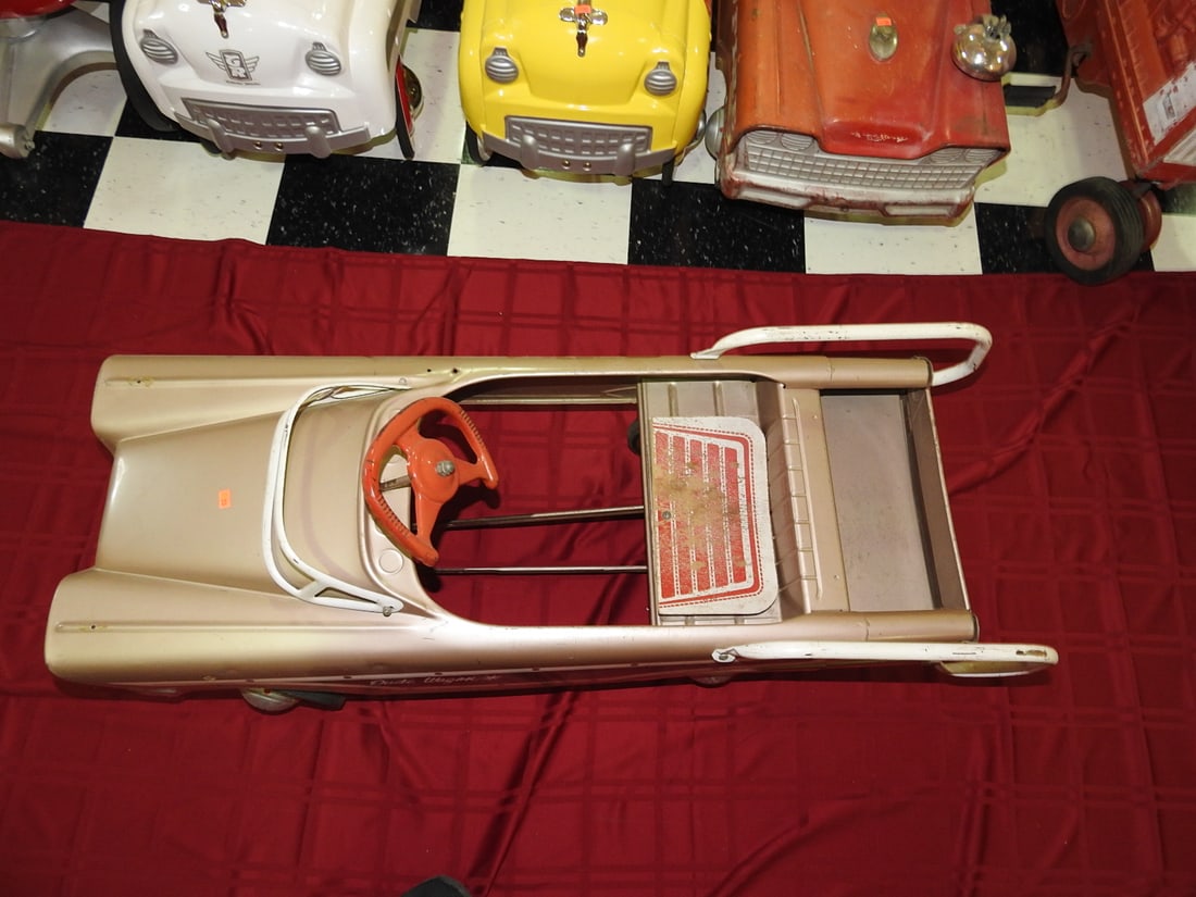 1960 Murray Dude Wagon Pedal Car - 4