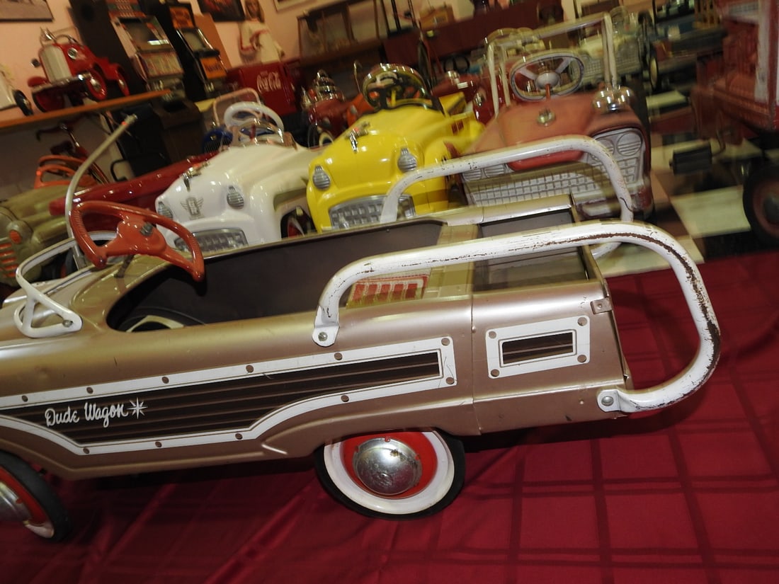 1960 Murray Dude Wagon Pedal Car - 5