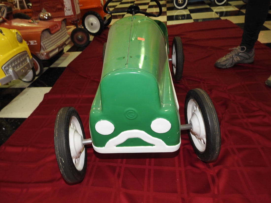 Green Classic Metal Pedal Car - 2