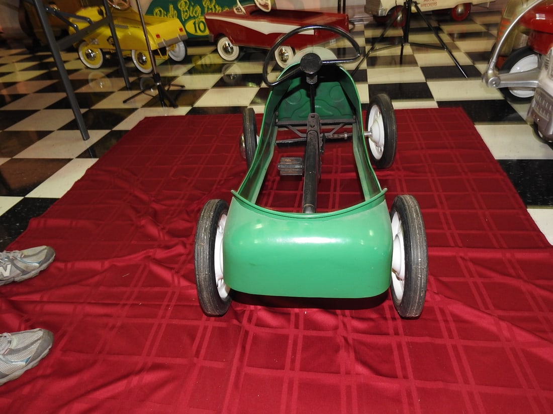 Green Classic Metal Pedal Car - 3