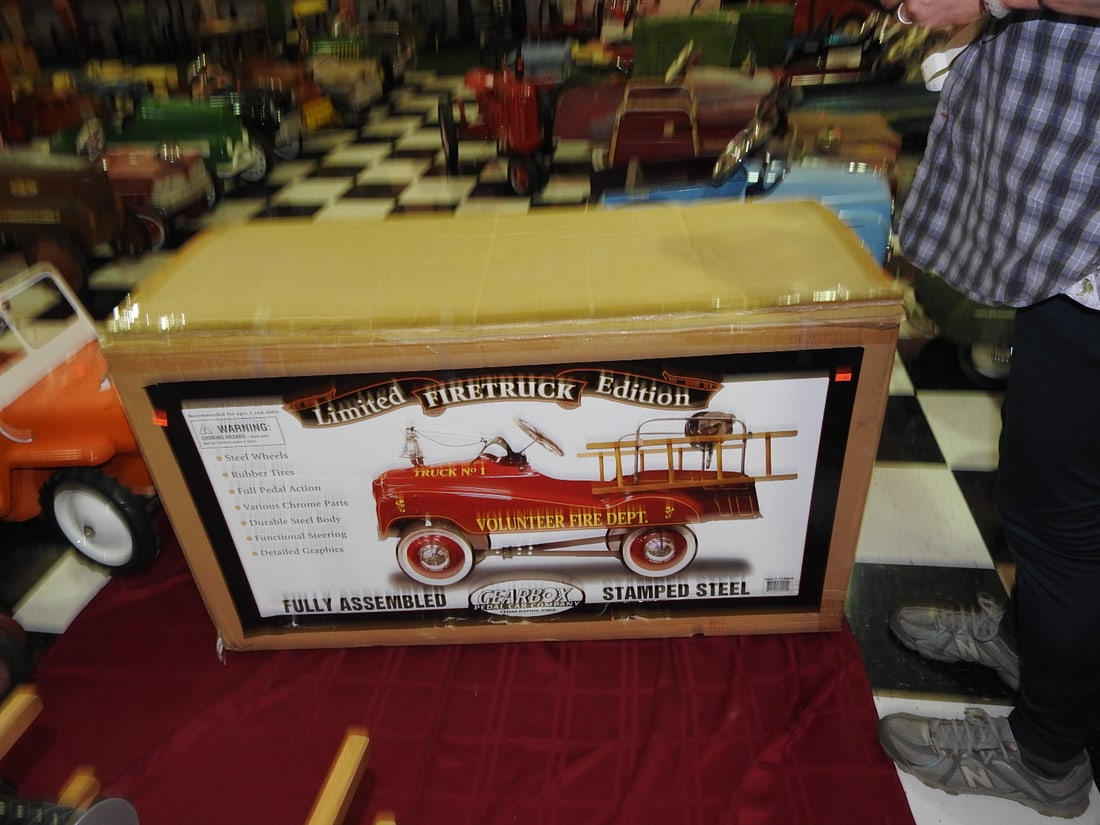 Gearbox Volunteer Fire Dept. Truck No. 1 Pedal Car - 4
