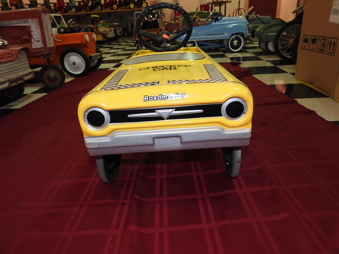 Roadmaster Checker Cab Pedal Car No. 6502 - 2