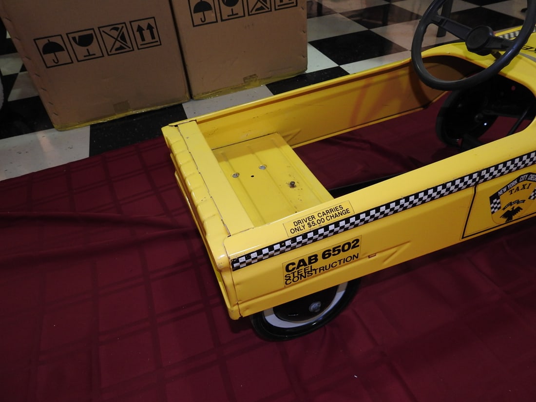 Roadmaster Checker Cab Pedal Car No. 6502 - 4