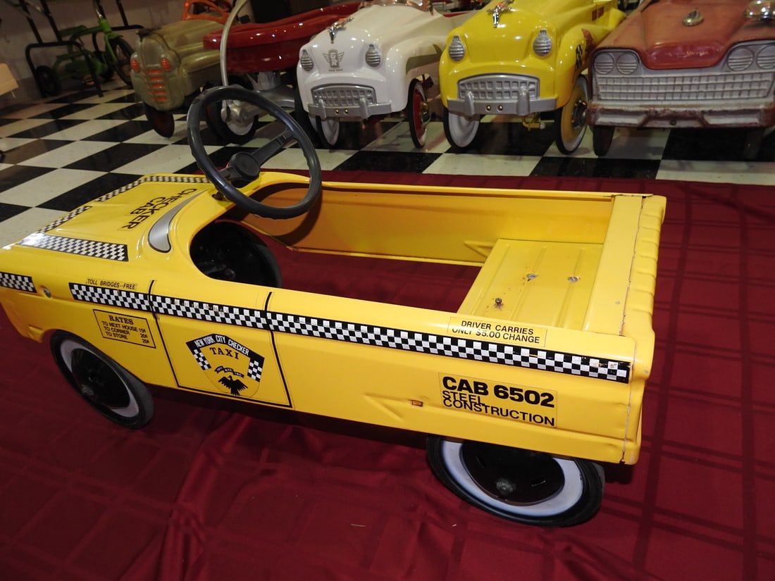 Roadmaster Checker Cab Pedal Car No. 6502 - 5