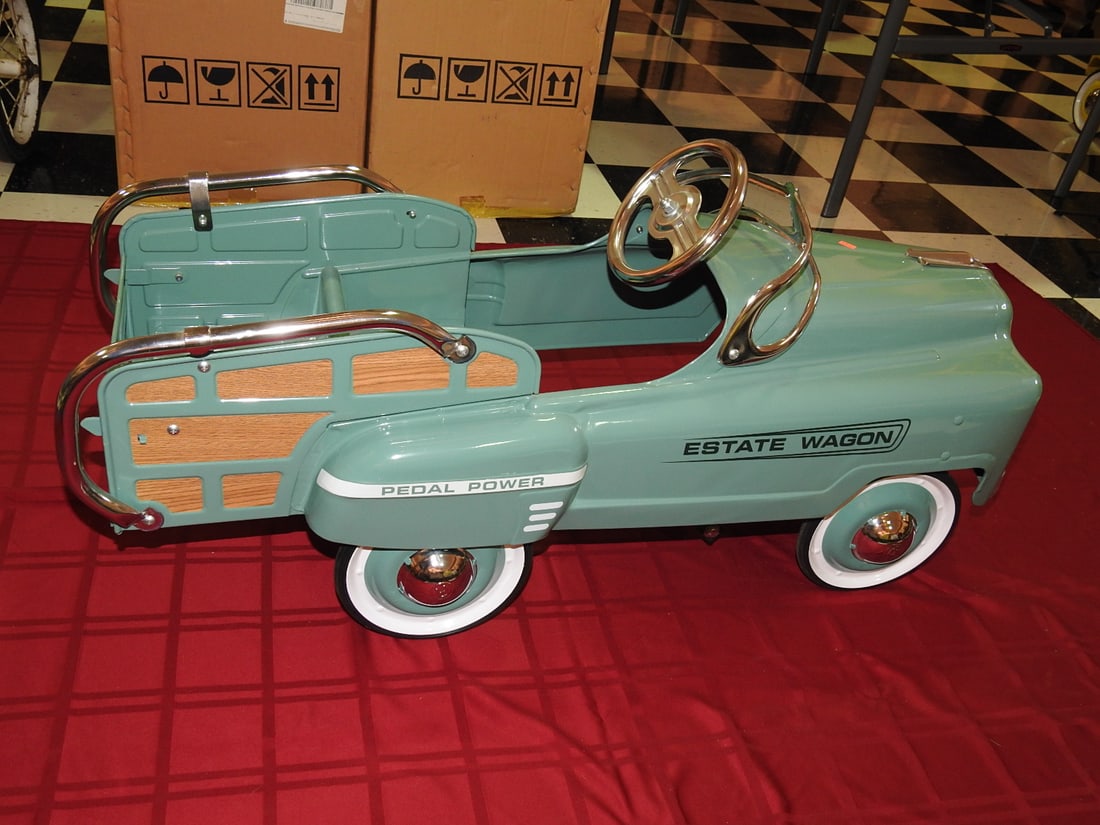 1950s Murray Sad Face Estate Wagon Pedal Car - 7