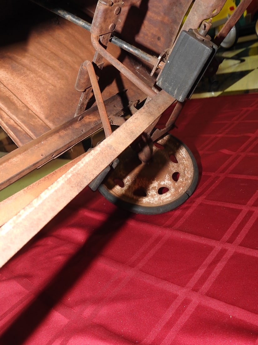 1920s Steelcraft Mack Playboy Pedal Car - 10