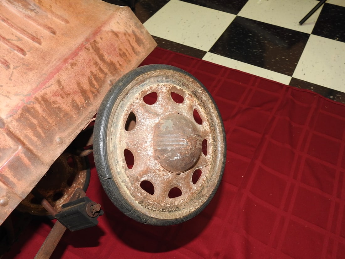 1920s Steelcraft Mack Playboy Pedal Car - 12
