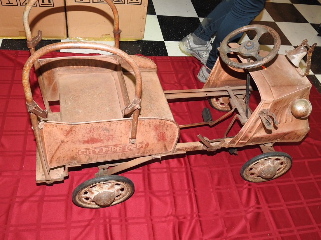 1920s Steelcraft Mack Playboy Pedal Car - 6